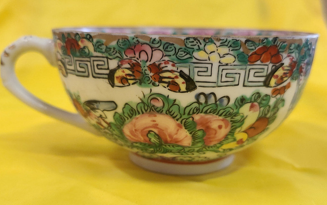 ROSE MEDALLION CUP MARKED JAPANESES PORCELAIN WARE DECORATED IN HONG KONG