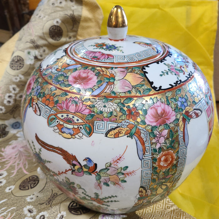 LARGE ROSE MEDALLION URN WITH LID