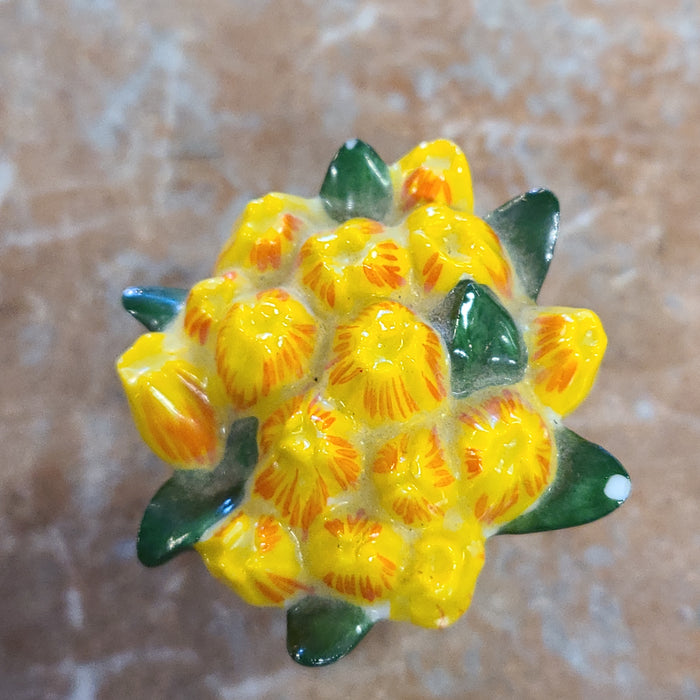 LIMOUS BOX WITH YELLOW FLOWERS