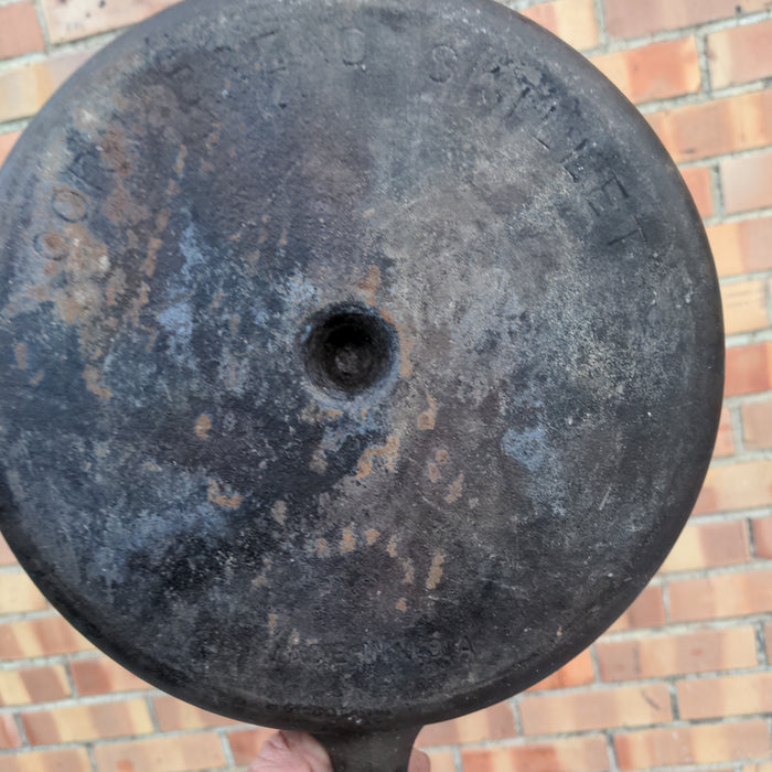 CAST IRON CORNBREAD SKILLET