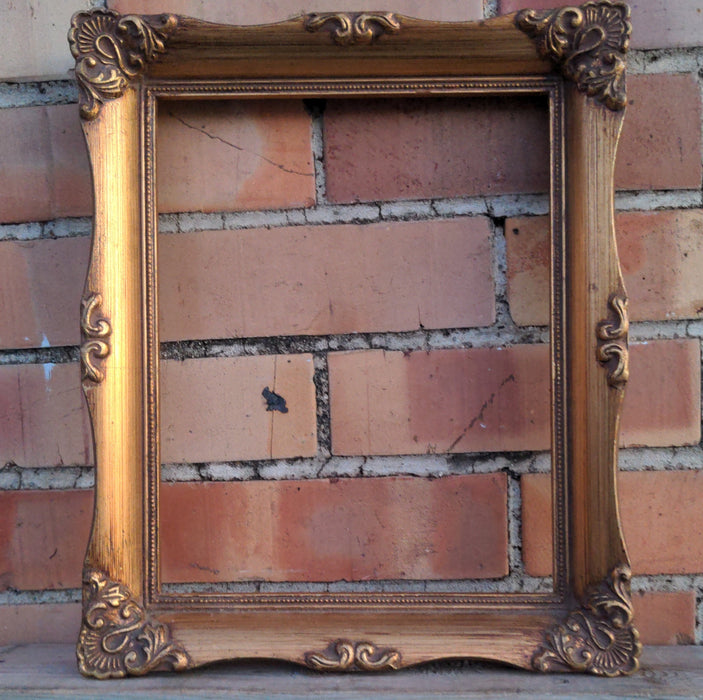 SMALL GOLD FRAME