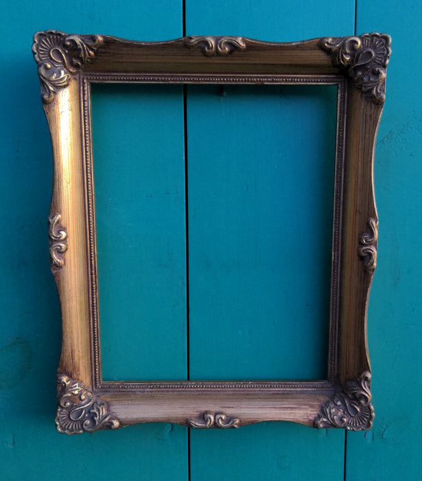 SMALL GOLD FRAME
