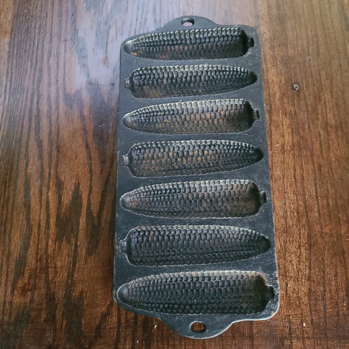 IRON CORNBREAD PAN