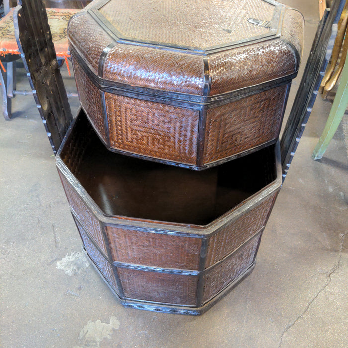 LARGE CHINESE FOOD CARRIER