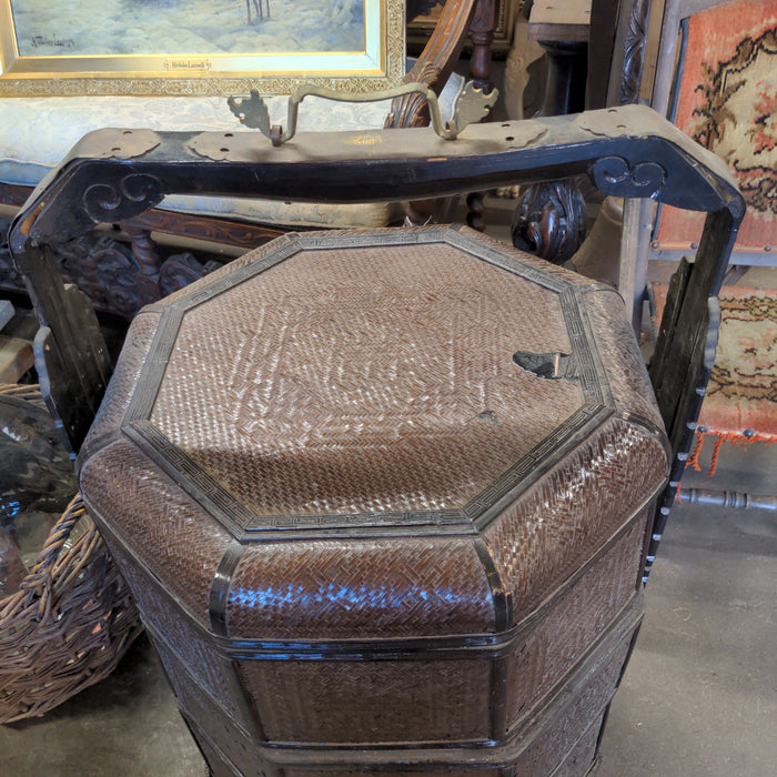 LARGE CHINESE FOOD CARRIER