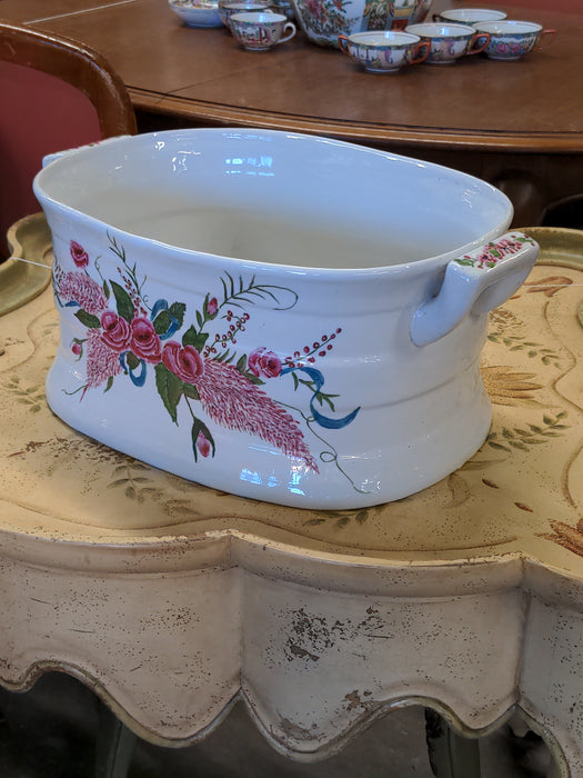 WHITE OVAL FLORAL FOOTBATH