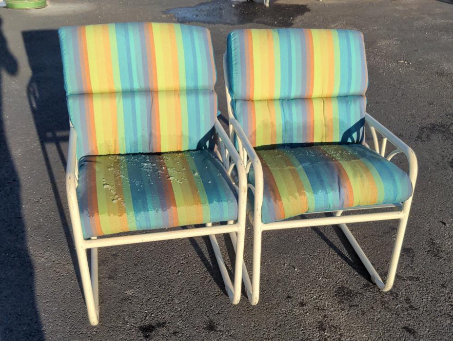PAIR OF WHITE METAL PATIO CHAIRS WITH BLUE/GREEN UPHOLSTERY