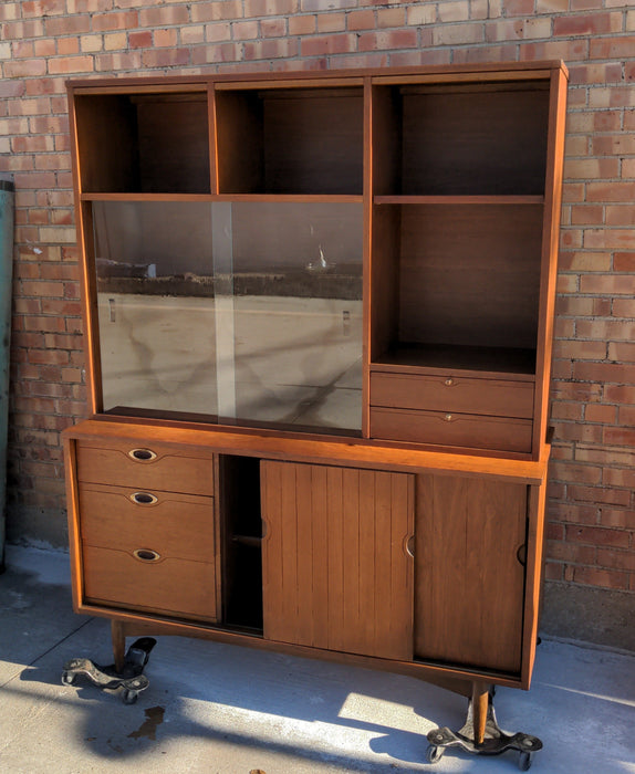 MID CENTURY MODERN CHINA CABINET