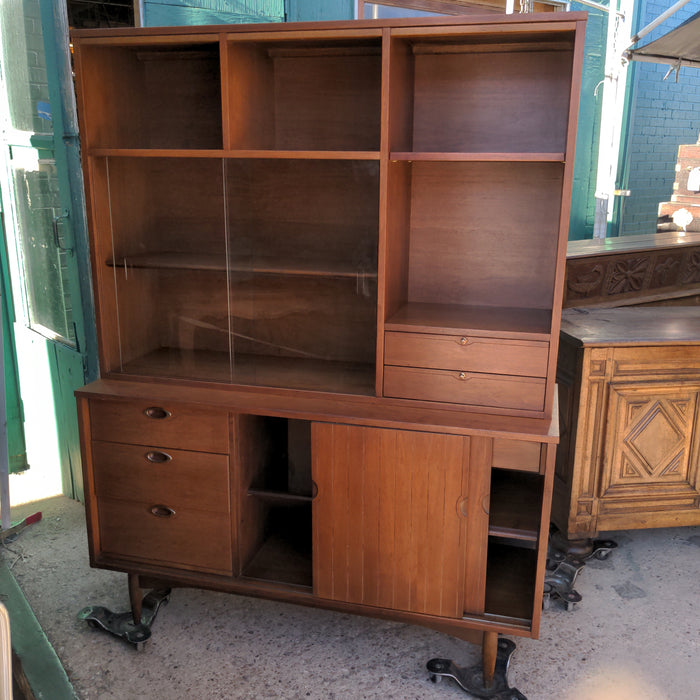 MID CENTURY MODERN CHINA CABINET