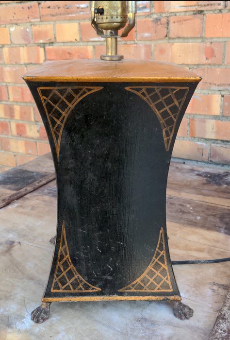 BLACK TOLE LAMP