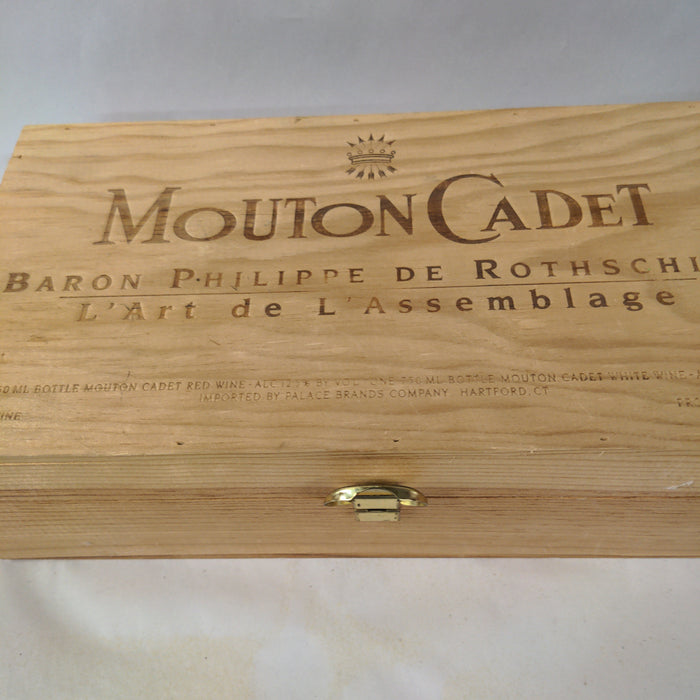 ROTHCHILDS MOUTON CADET WINE BOX