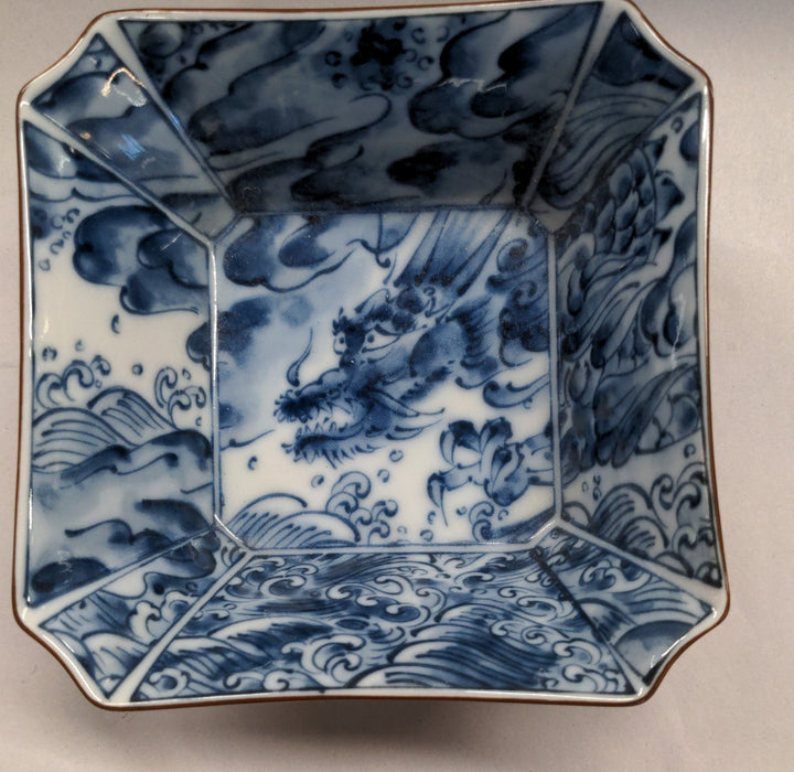 SMALL SQUARE BLUE AND WHITE SQUARE DRAGON BOWL