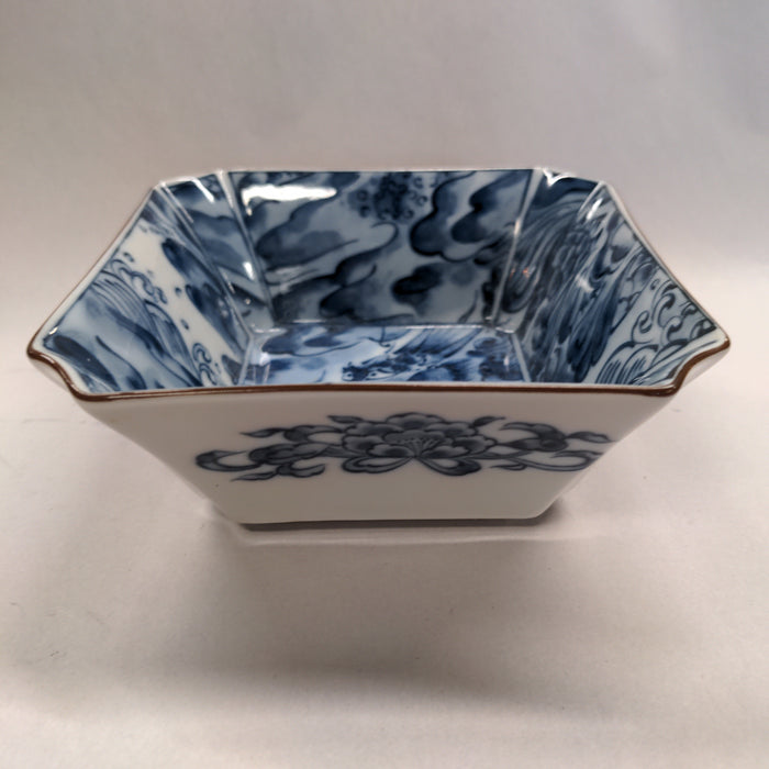 SMALL SQUARE BLUE AND WHITE SQUARE DRAGON BOWL