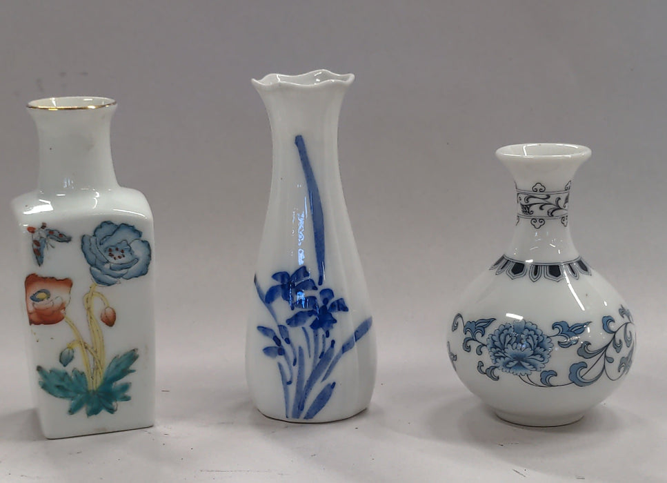 SET OF THREE MINIATURE CHINESE VASES