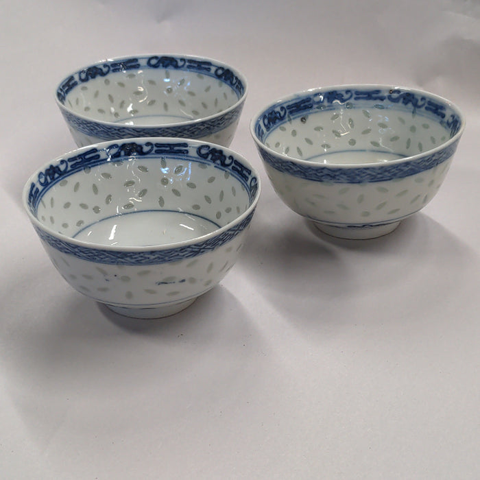 SET OF THREE BLUE AND WHITE RICE BOWLS