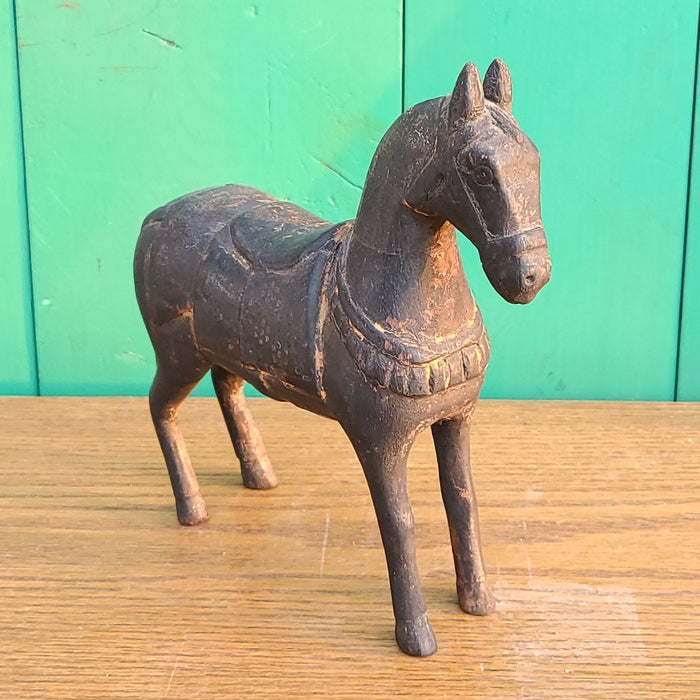 CARVED WOODEN HORSE STATUE