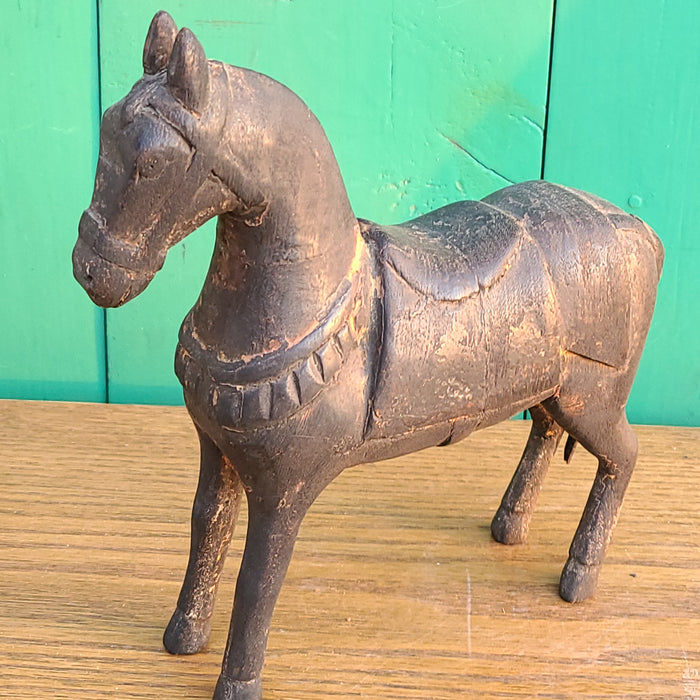 CARVED WOODEN HORSE STATUE