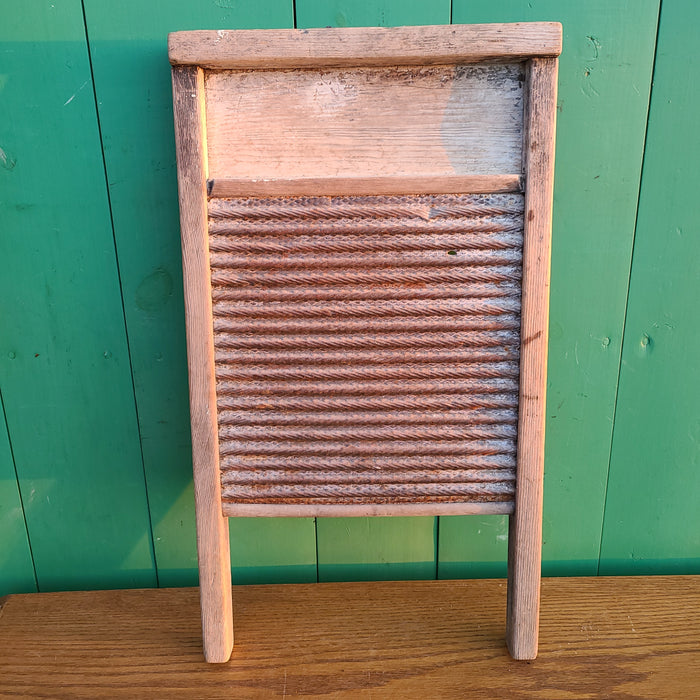 LARGE WASHBOARD