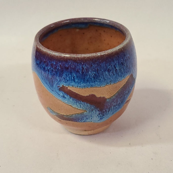 SMALL WHITEFISH POTTERY WITH BLUE