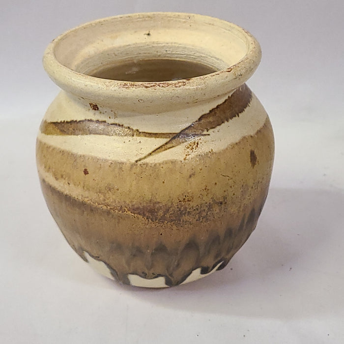 POTTERY JAR WITH BROWN GLAZE
