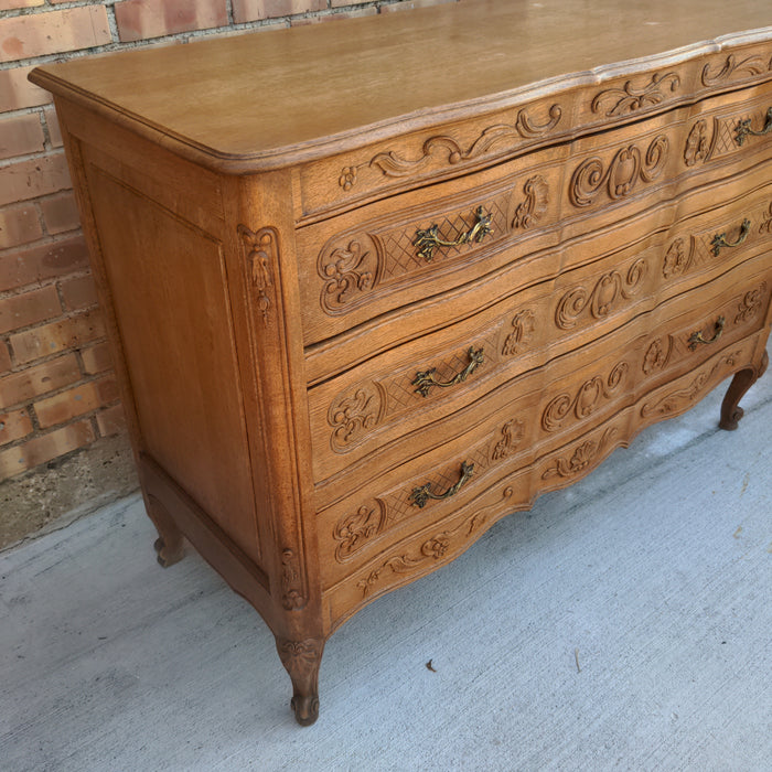 LOUIS XV OAK COMMODE