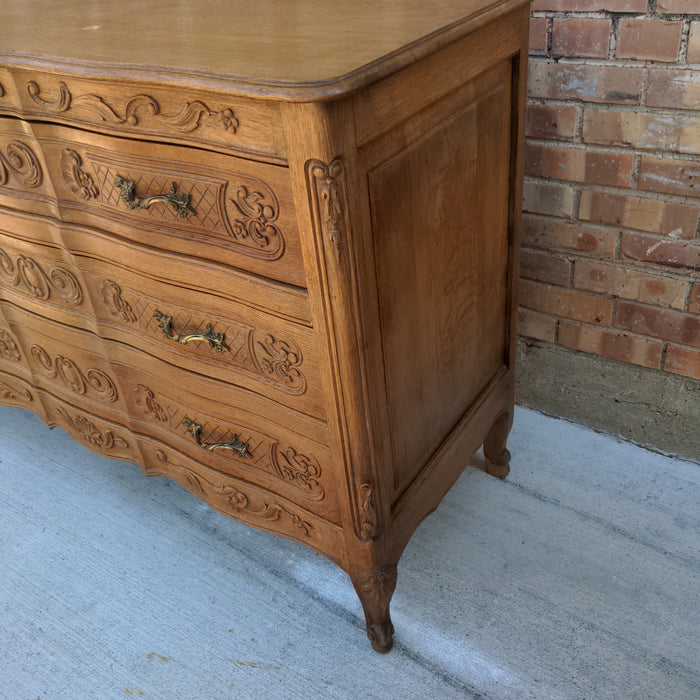 LOUIS XV OAK COMMODE