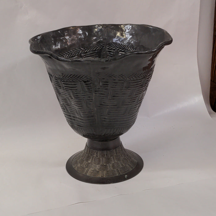 BRONZE COLOR WOVEN LOOK METAL PLANTER