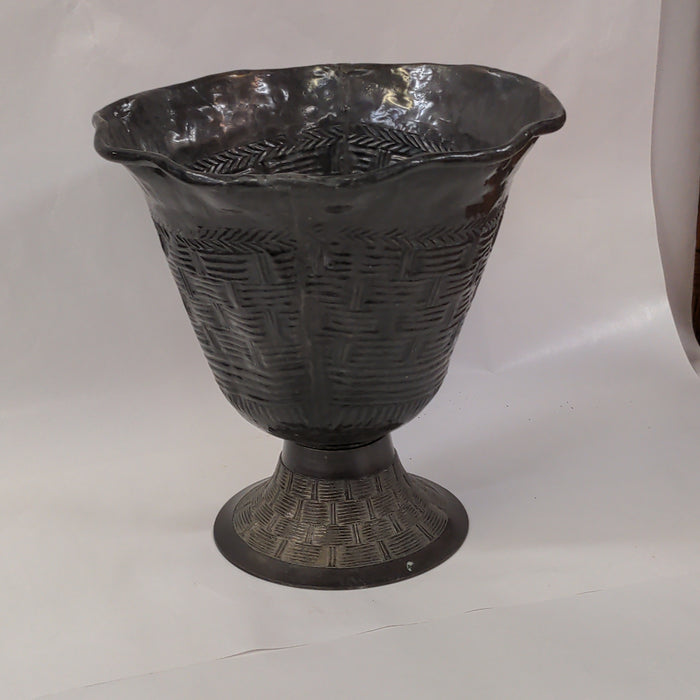 BRONZE COLOR WOVEN LOOK METAL PLANTER