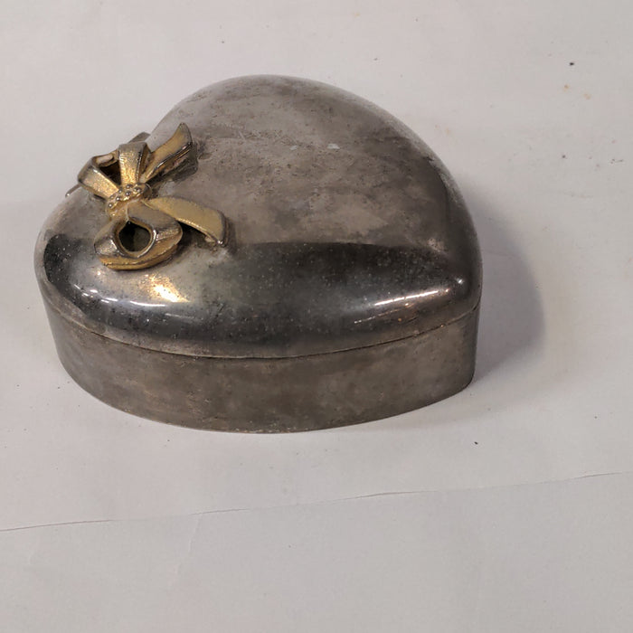 HEART-SHAPED LIDDED BOX