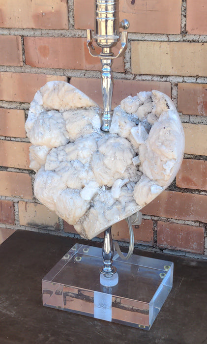 HEART SHAPED QUARTZ MODERN LAMP ON ACRYLIC BASE