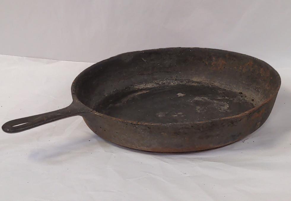 CAST IRON SKILLET