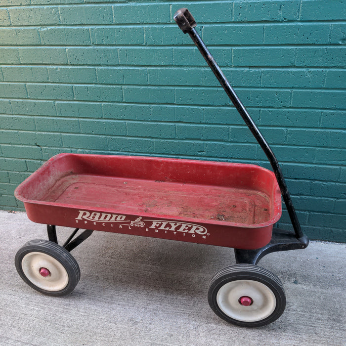 VINTAGE RADIO FLYER WAGON