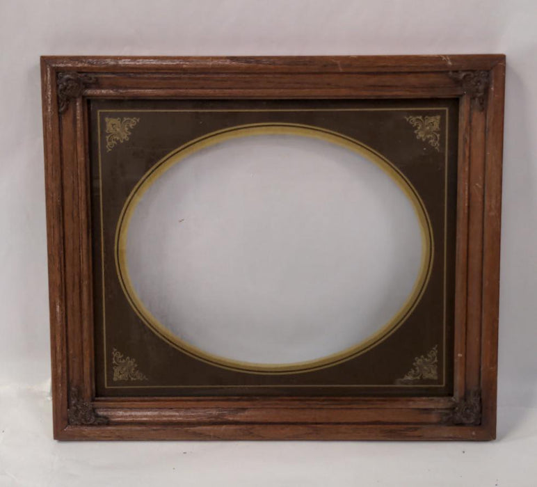 WOOD FRAME WITH OVAL GLASS DINNER FRAME