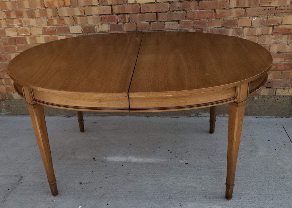 LOUIS XVI STYLE OVAL TABLE WITH THREE LEAVES