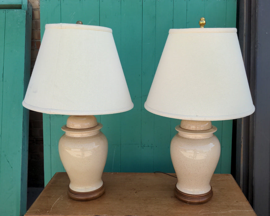 PAIR OF ASIAN GINGER JAR SHAPED LAMPS, SAND-COLORED