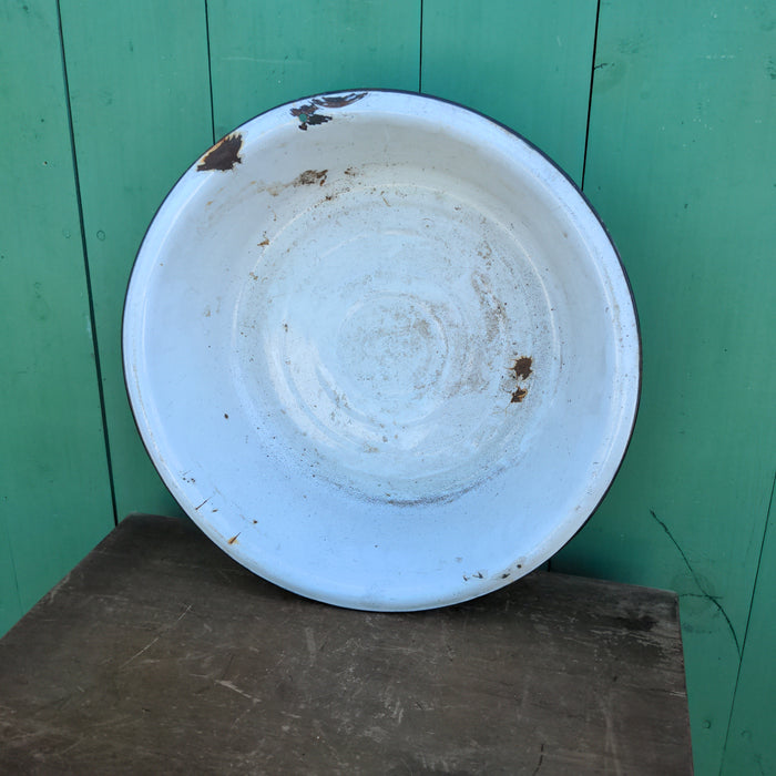 LARGE WHITE ENAMELED BASIN WITH BLACK TRIM