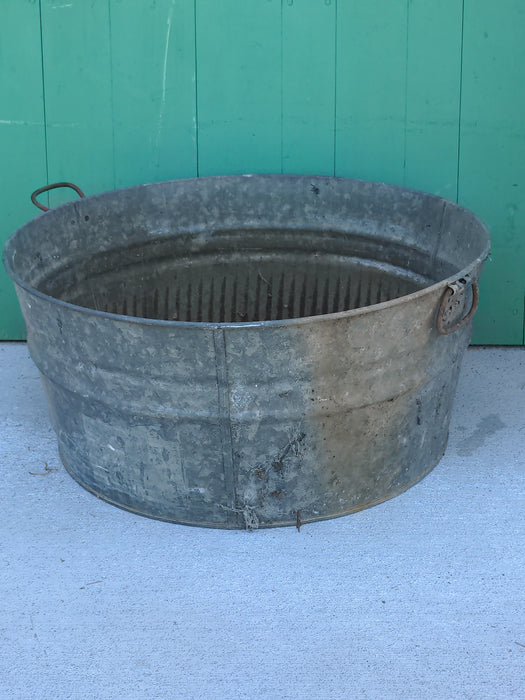 LARGE GALVANIZED WASH TUB