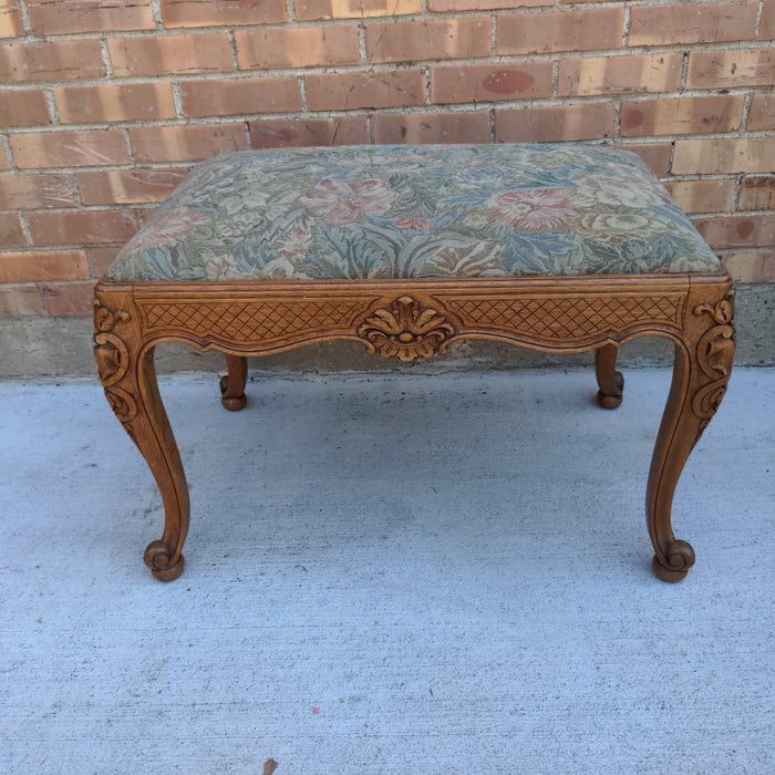 LOUIS XV OAK BENCH WITH UPHOLSTERY