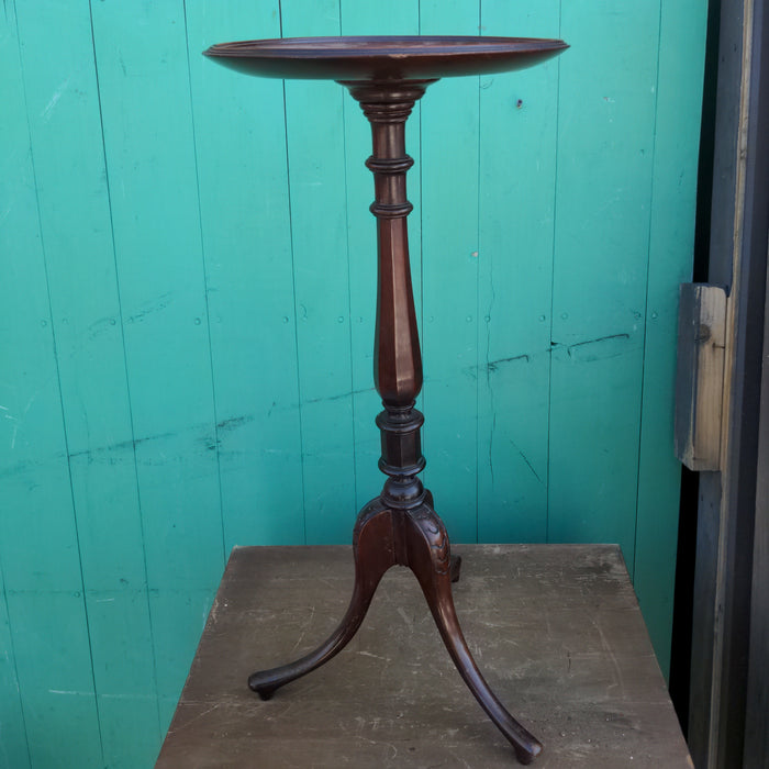 SMALL MAHOGANY TRIPOD STAND