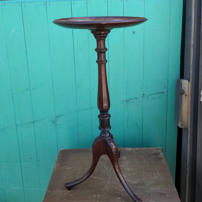 SMALL MAHOGANY TRIPOD STAND