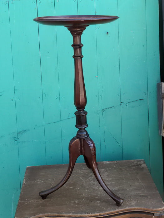 SMALL MAHOGANY TRIPOD STAND