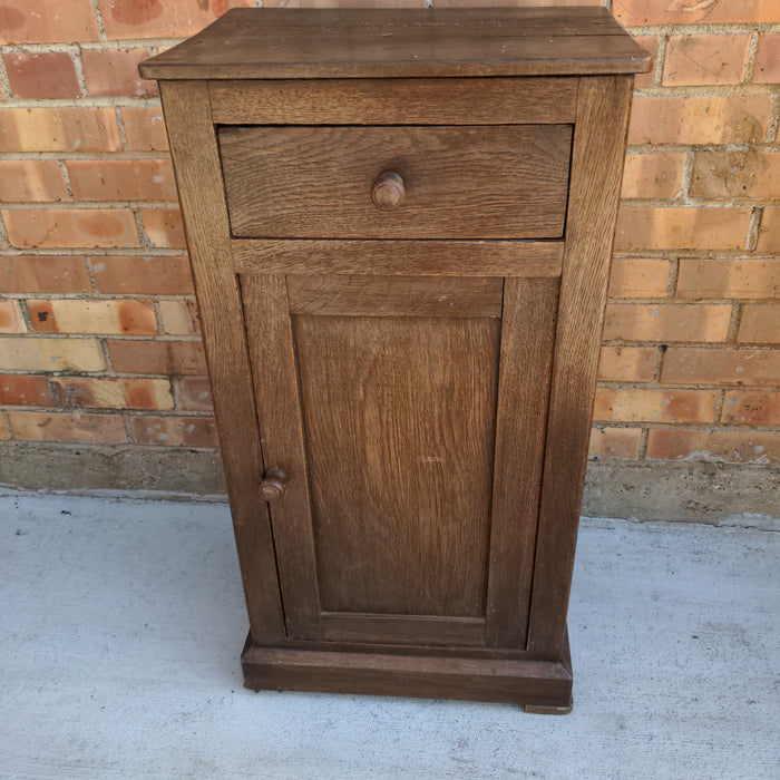 RUSTIC OAK NIGHTSTAND