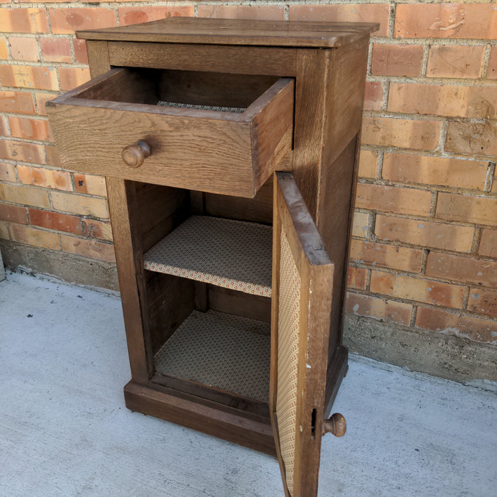 RUSTIC OAK NIGHTSTAND