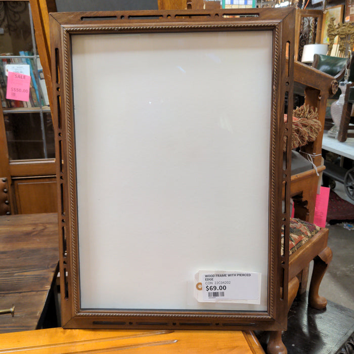 WOOD FRAME WITH PIERCED EDGE