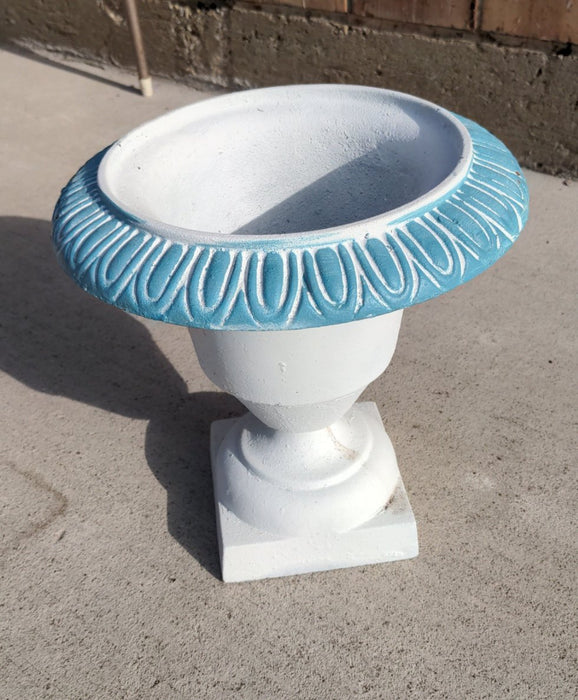 SMALL CAST IRON PLANTER, WHITE WITH BLUE RIM