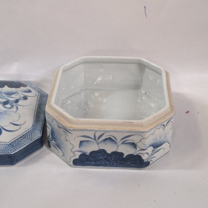 HAND PAINTED BLUE AND WHITE PORCELAIN BOX - MADE IN THAILAND