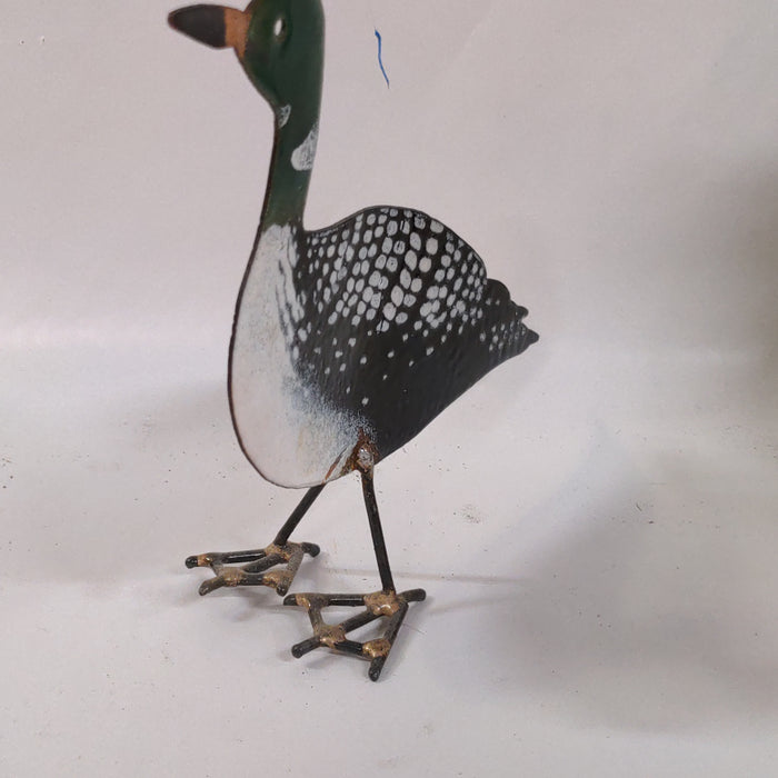 METAL CUTOUT DUCK ON LEGS