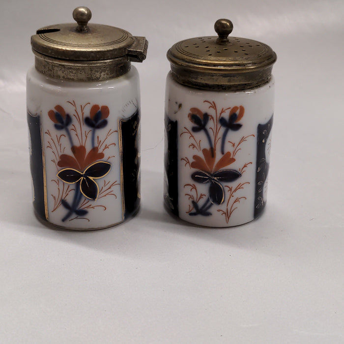 PAIR OF ENGLISH IMARI STYLE SALT SHAKER AND MUSTARD JAR