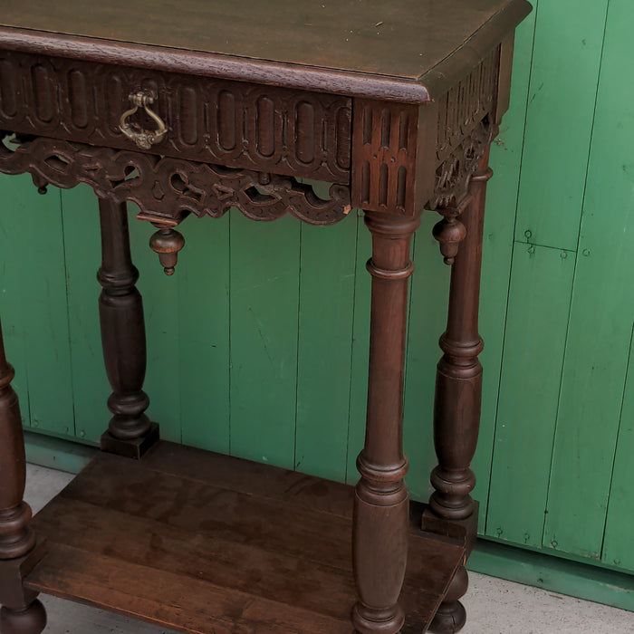 OAK OCCASIONAL TABLE WITH DROP FINIALS