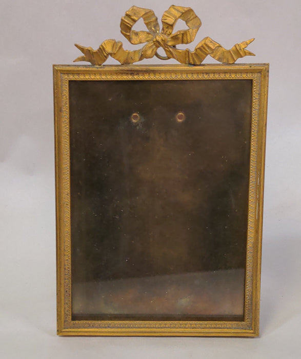 LOUIS XVI FRAME WITH RIBBON